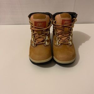 Like New TIMBERLAND FIELD BOOT Toddler Size 8